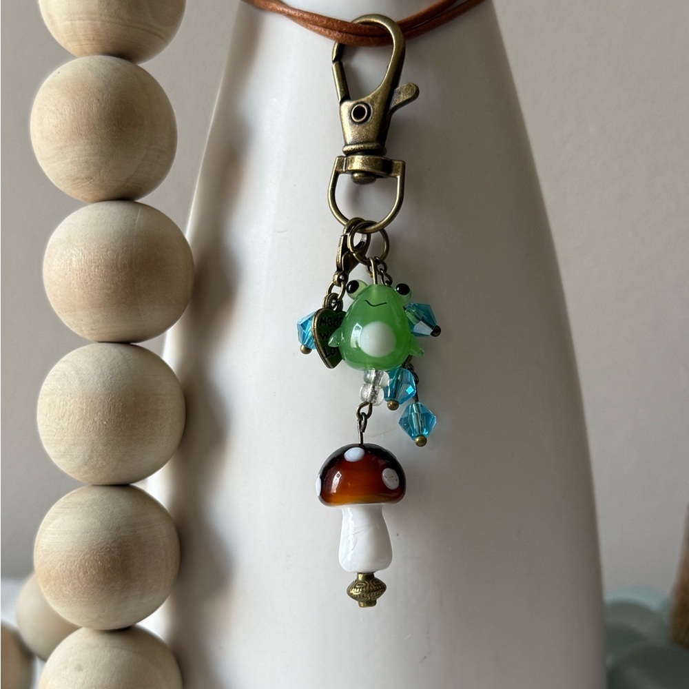 Frog and Mushroom Charm Keychain Green/White